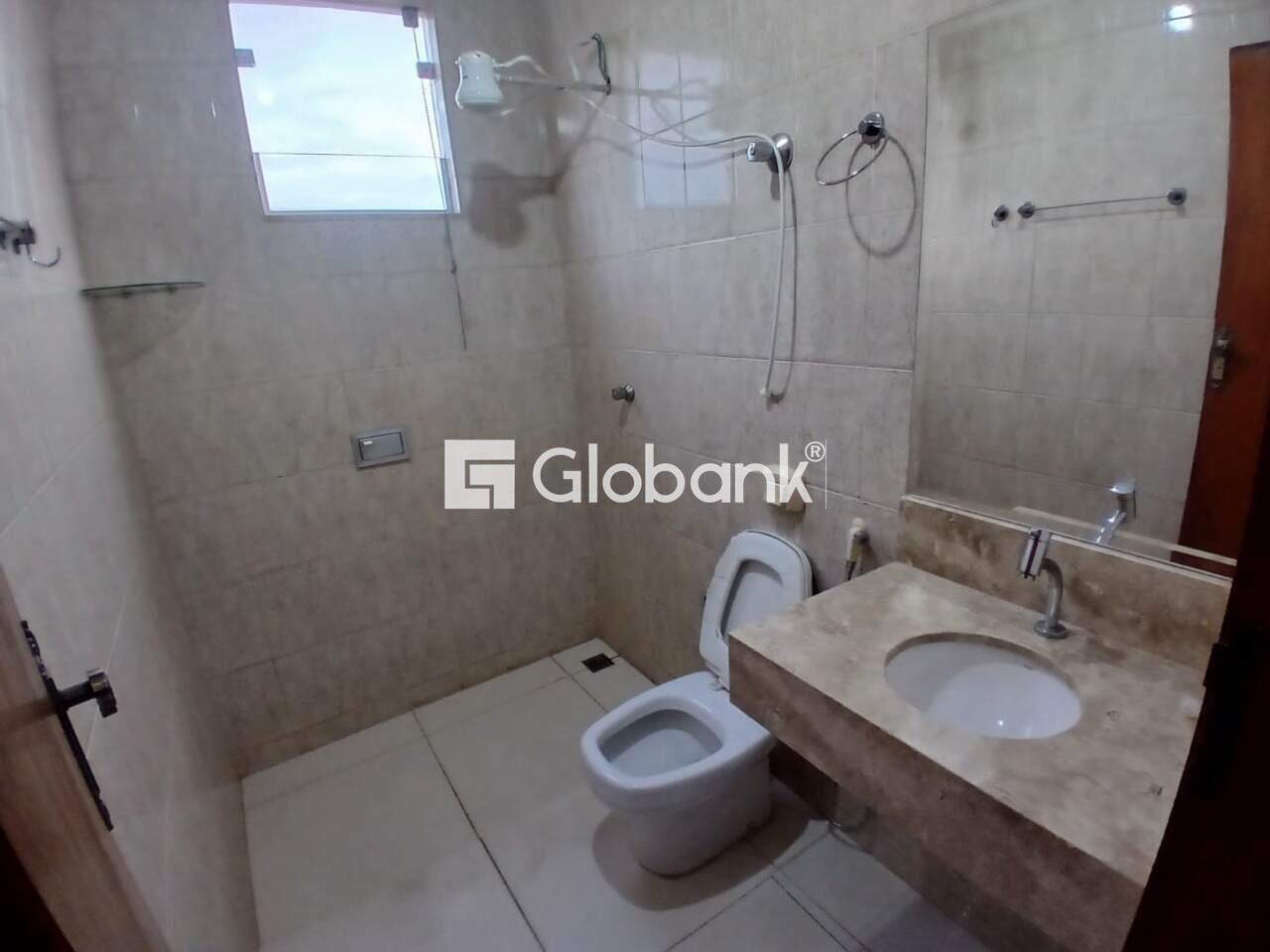 Sobrado 4 quartos à venda Santo Antônio 200m² Montes Claros MG: 