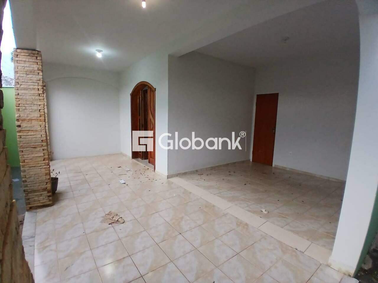 Sobrado 4 quartos à venda Santo Antônio 200m² Montes Claros MG: 