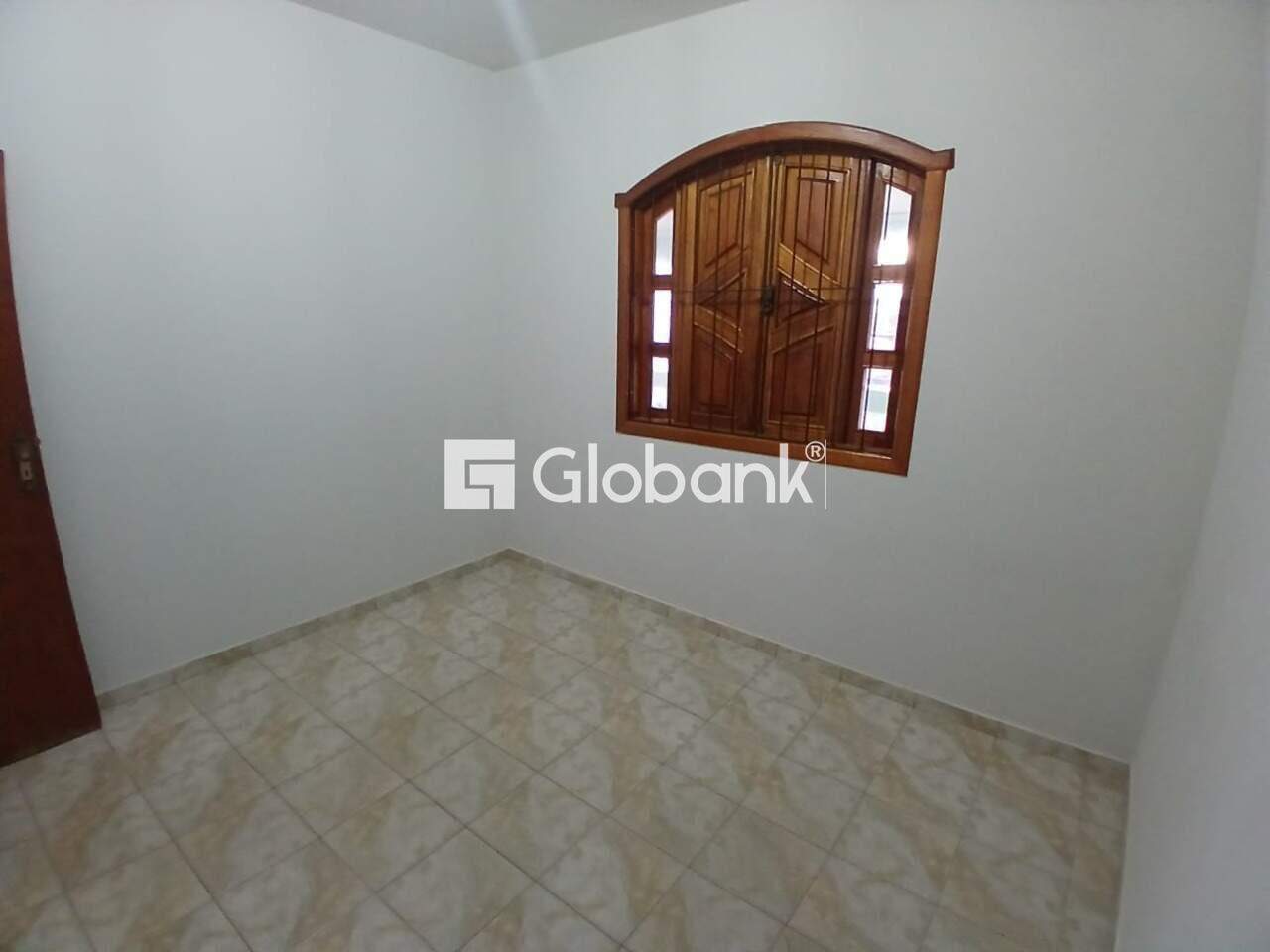 Sobrado 4 quartos à venda Santo Antônio 200m² Montes Claros MG: Quarto