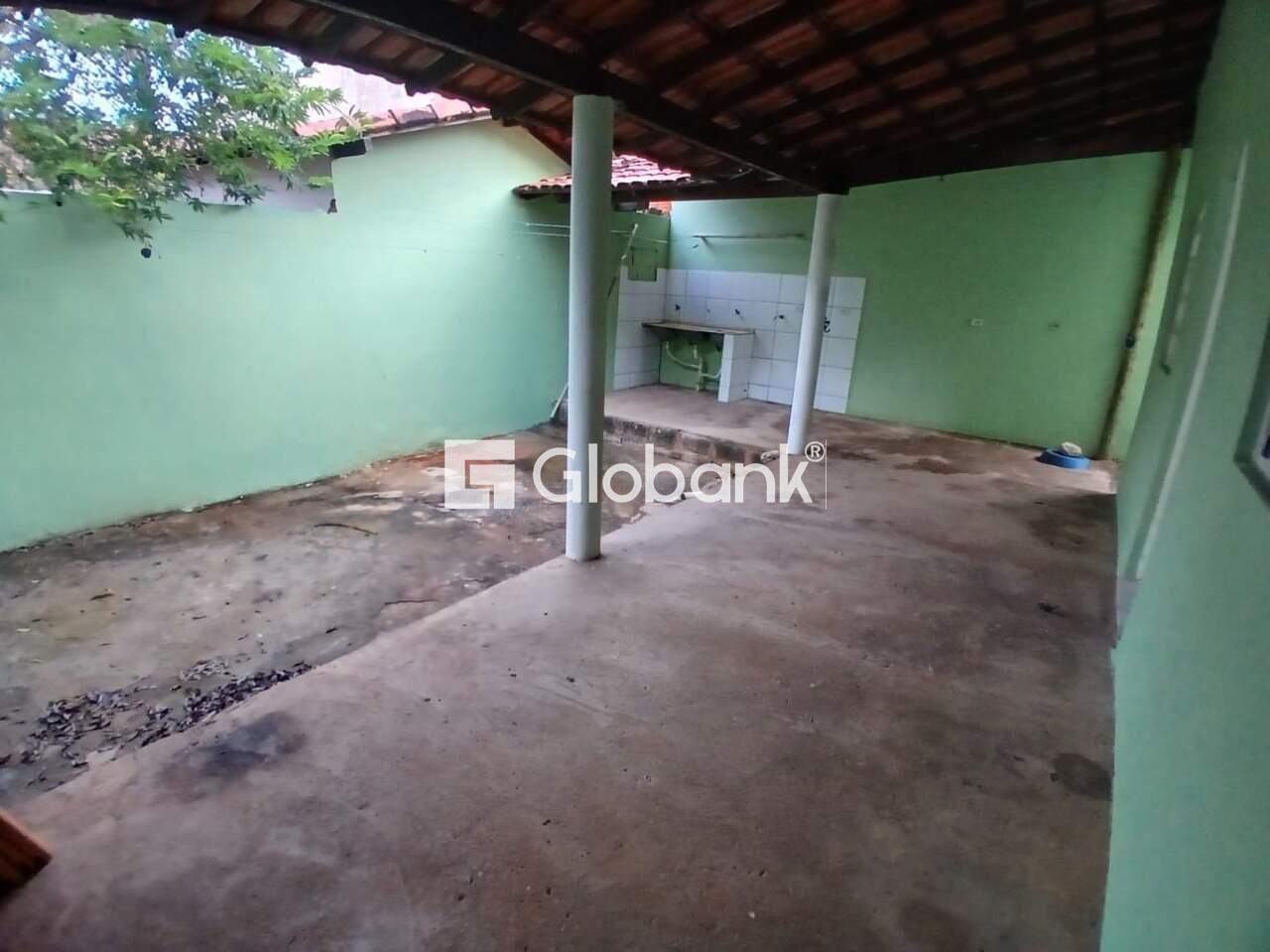 Sobrado 4 quartos à venda Santo Antônio 200m² Montes Claros MG: rea de servi o
