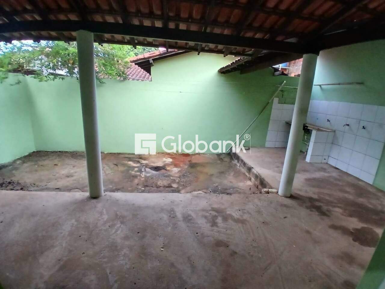 Sobrado 4 quartos à venda Santo Antônio 200m² Montes Claros MG: rea de servi o 2