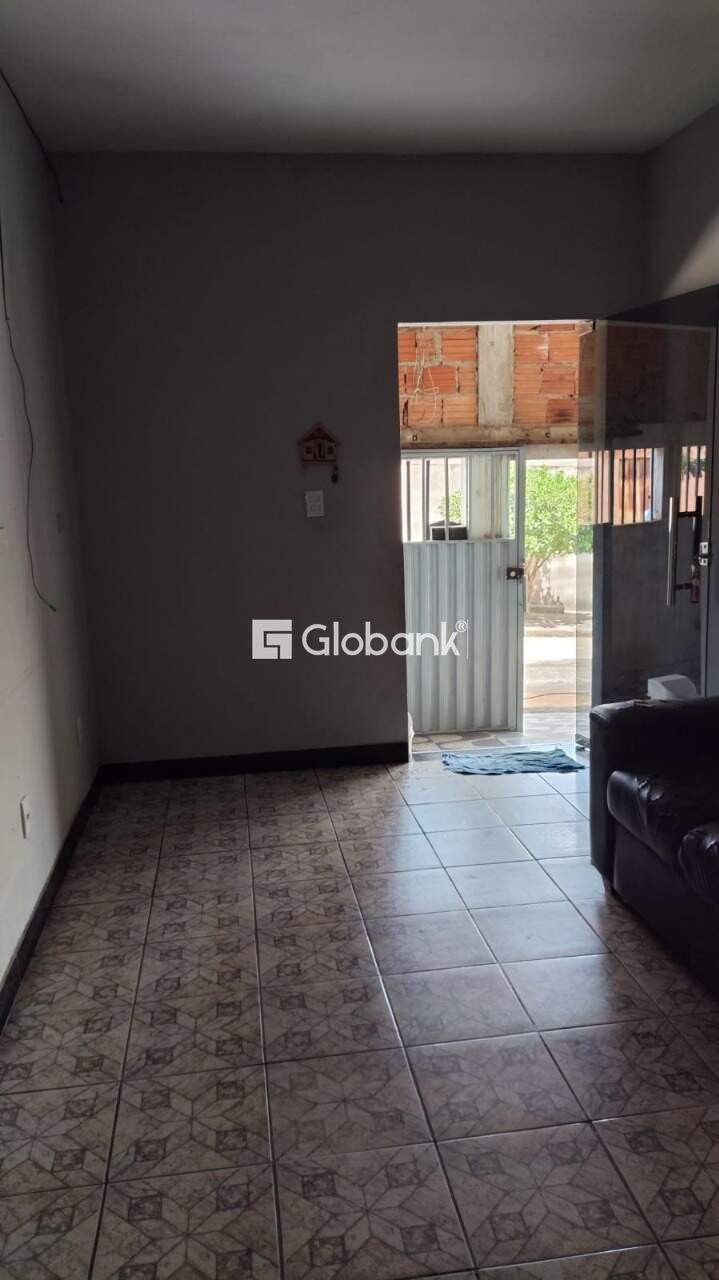 Casa 4 quartos à venda Novo Delfino 160m² Montes Claros MG: 