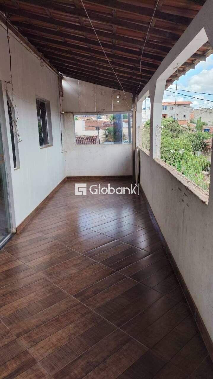 Casa 4 quartos à venda Novo Delfino 160m² Montes Claros MG: 