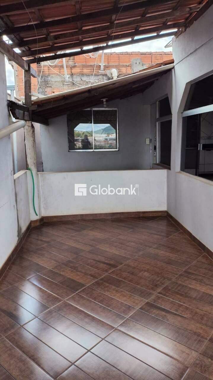 Casa 4 quartos à venda Novo Delfino 160m² Montes Claros MG: 