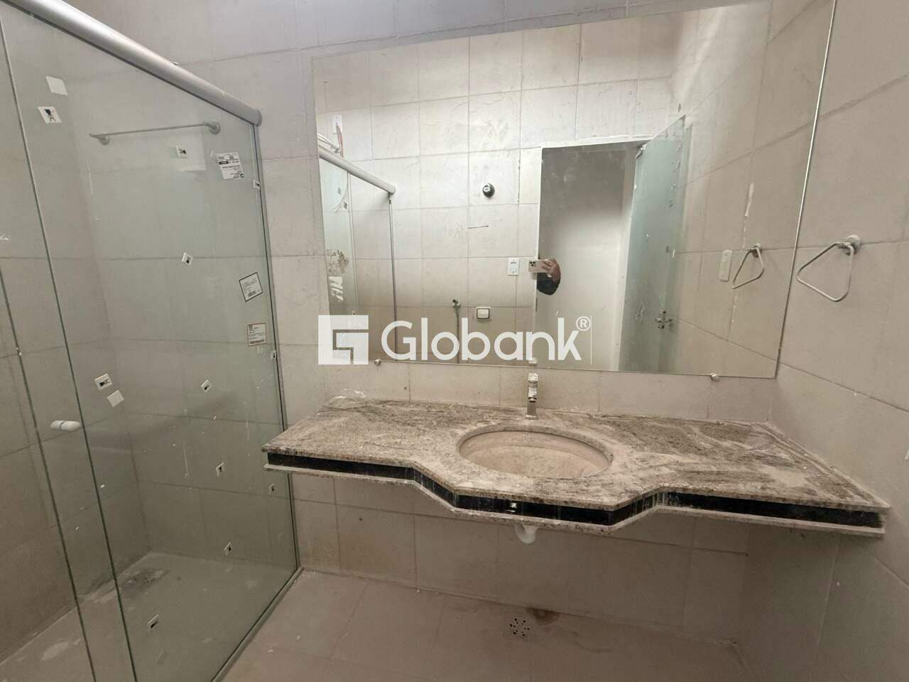 Apartamento 2 quartos para aluguel São Judas Tadeu 42m² Montes Claros MG: Banheiro social
