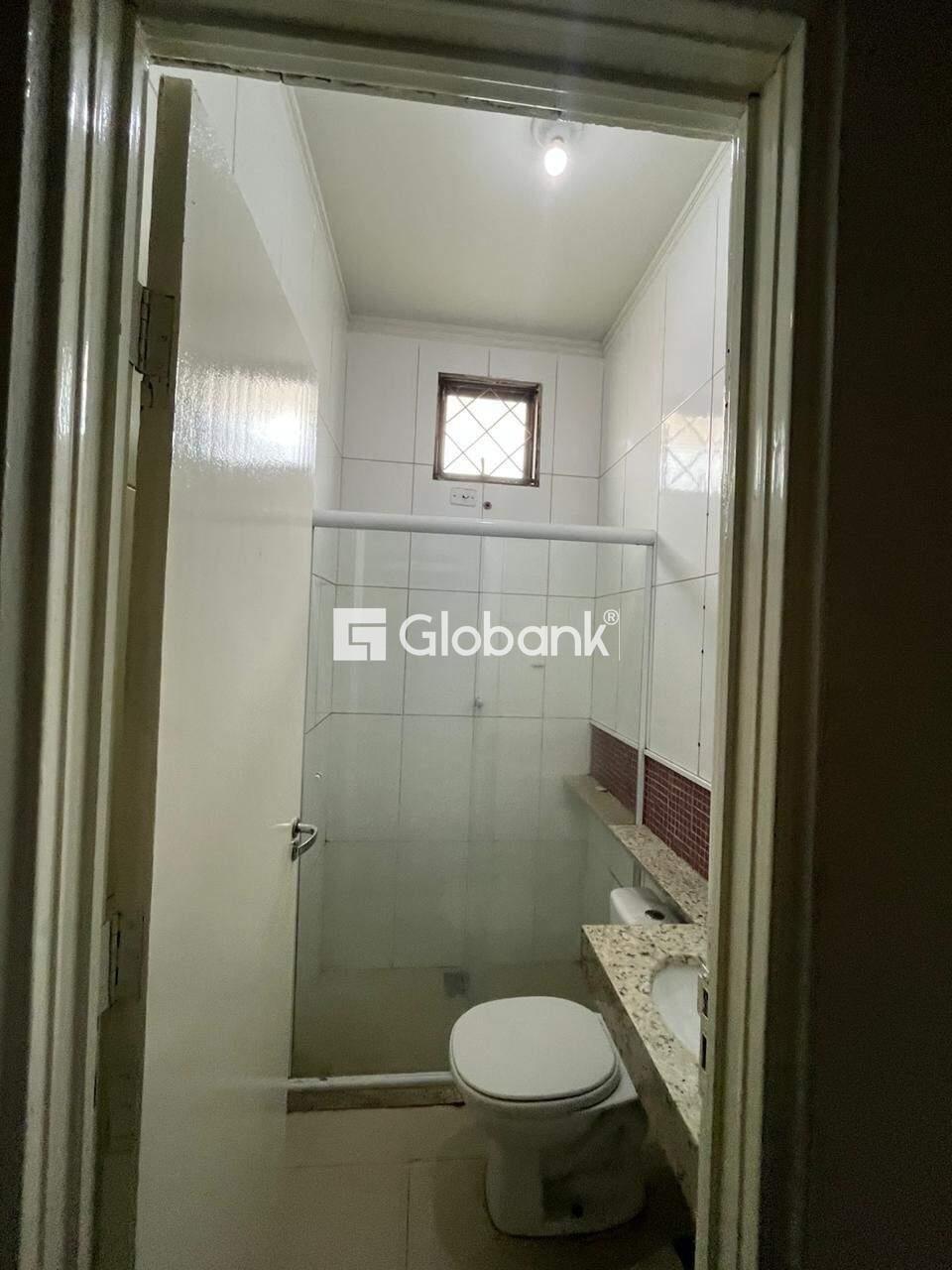 Casa 2 quartos à venda Independência 90m² Montes Claros MG: BANHEIRO SOCIAL COM BOX