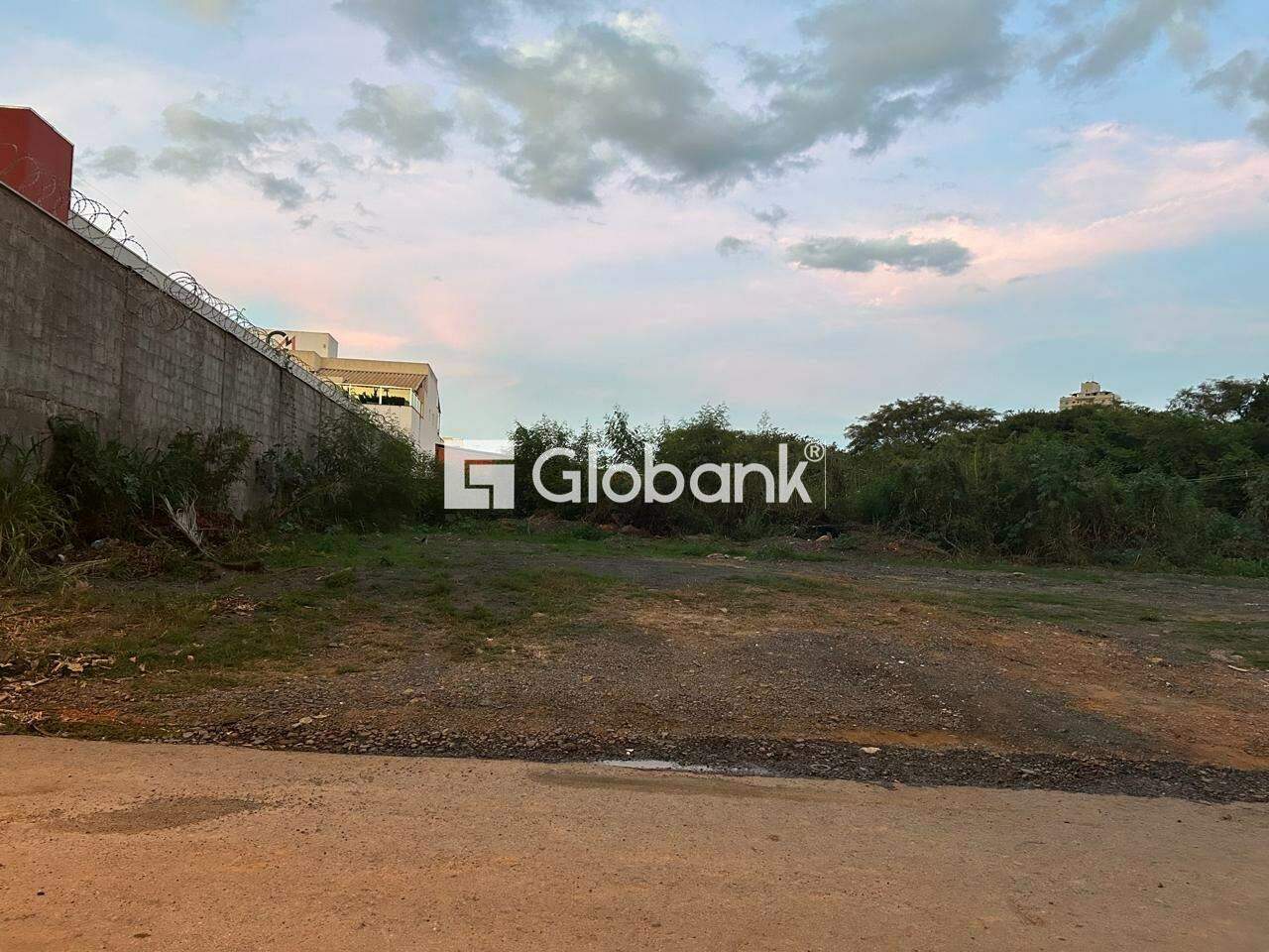 Terreno para aluguel Ibituruna 0m² Montes Claros MG: Lote