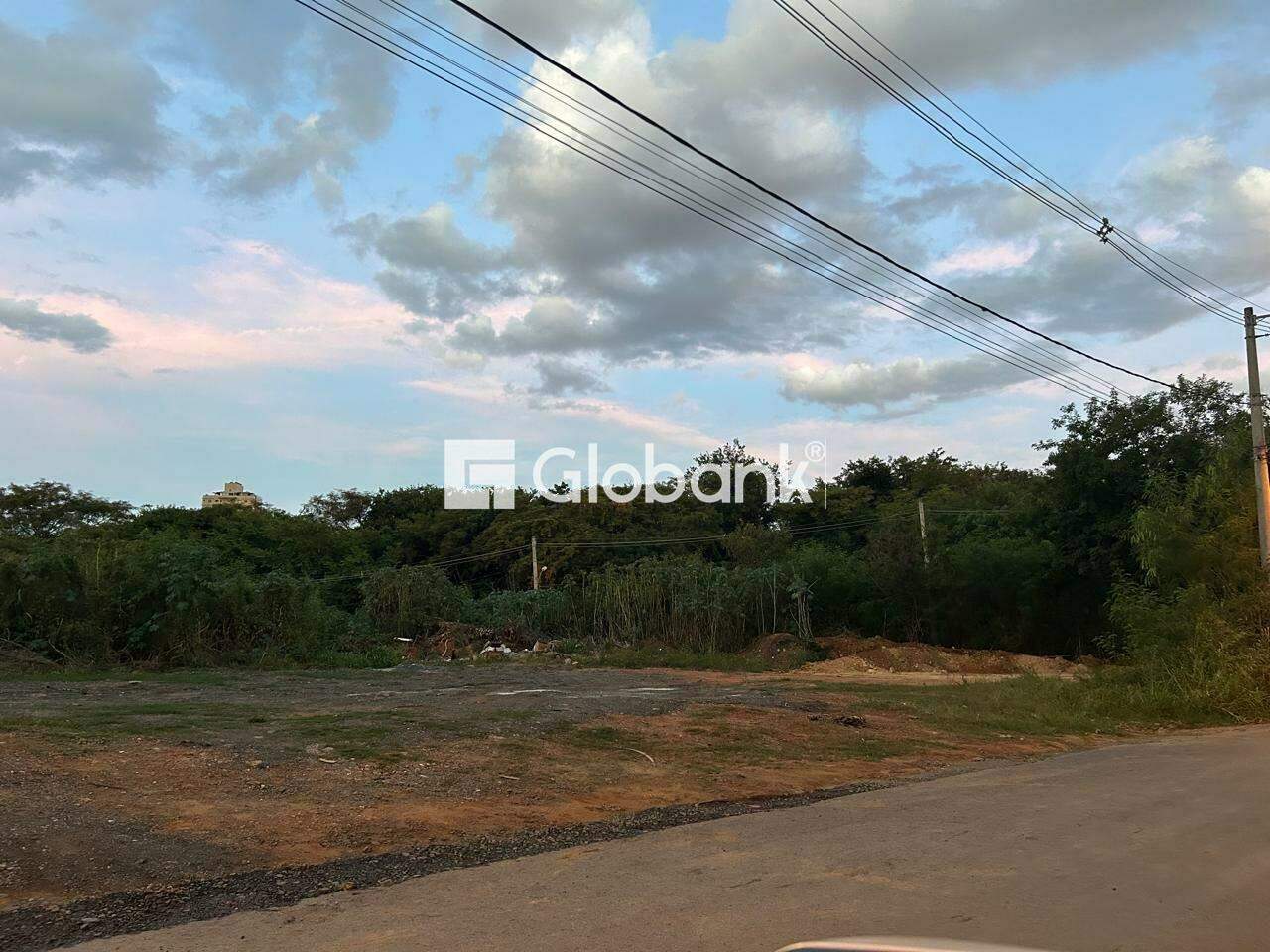 Terreno para aluguel Ibituruna 0m² Montes Claros MG: Lote