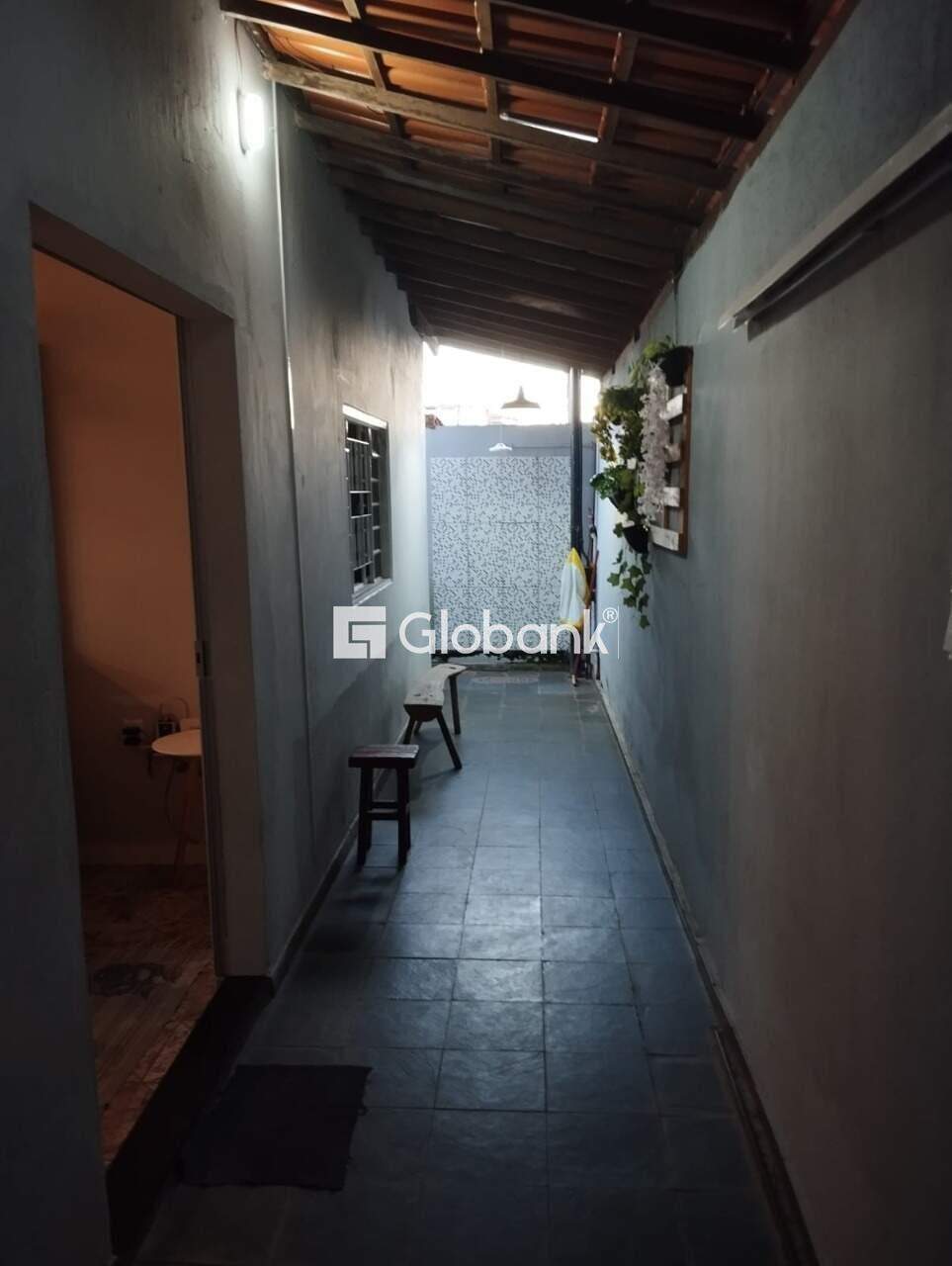 Casa 3 quartos à venda Antônio Pimenta 100m² Montes Claros MG: 