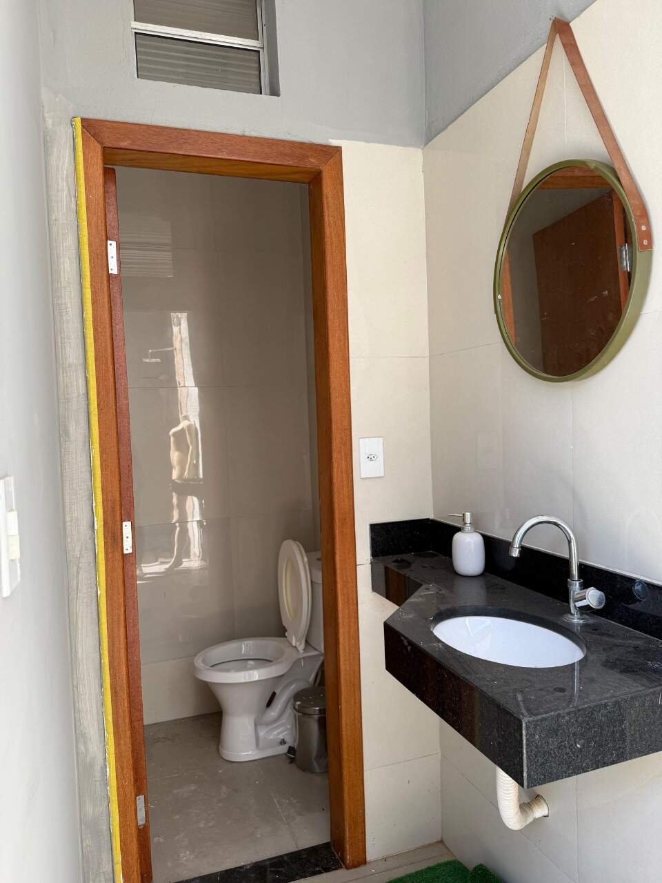 Casa 3 quartos à venda Loteamento Reserva Real 115,5m² Montes Claros MG: Lavabo