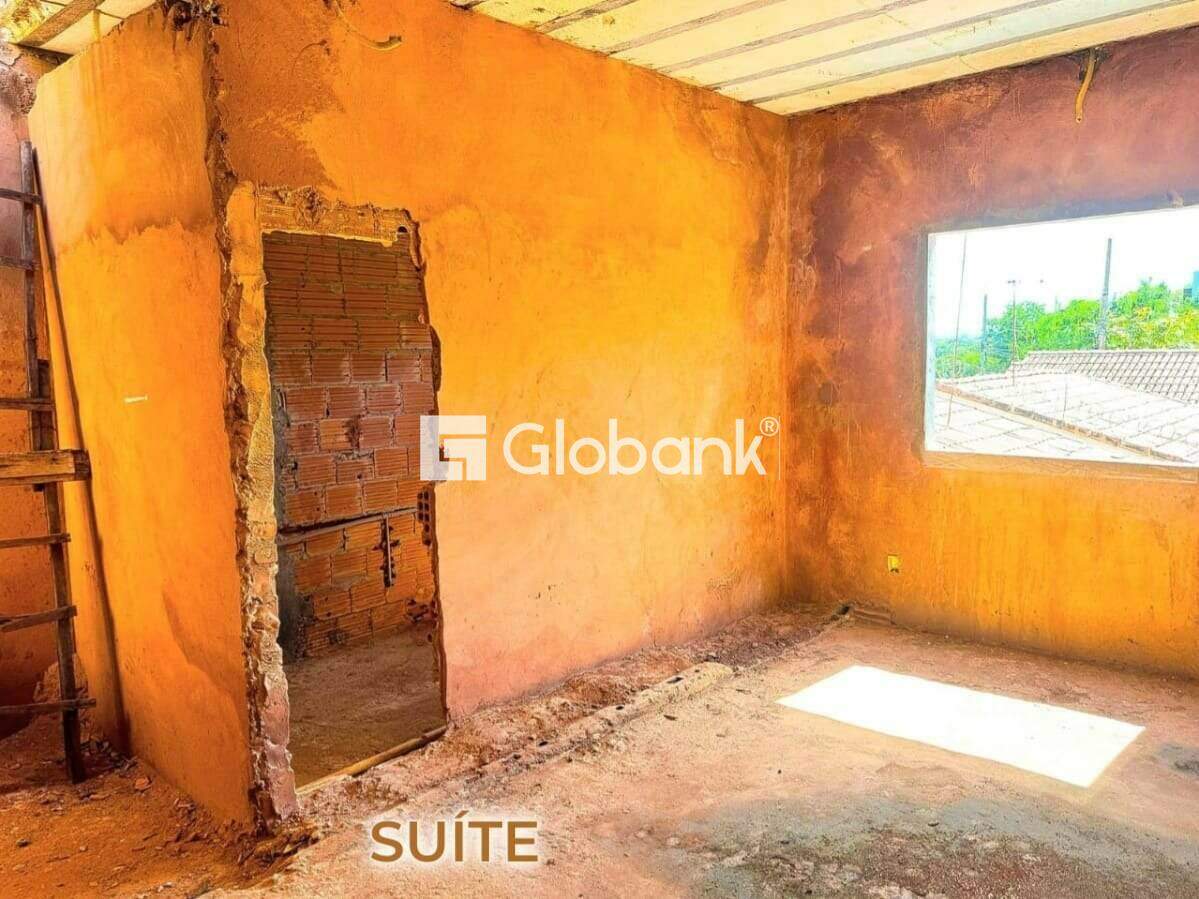 Sobrado 3 quartos à venda Jardim Liberdade 213,55m² Montes Claros MG: Su te