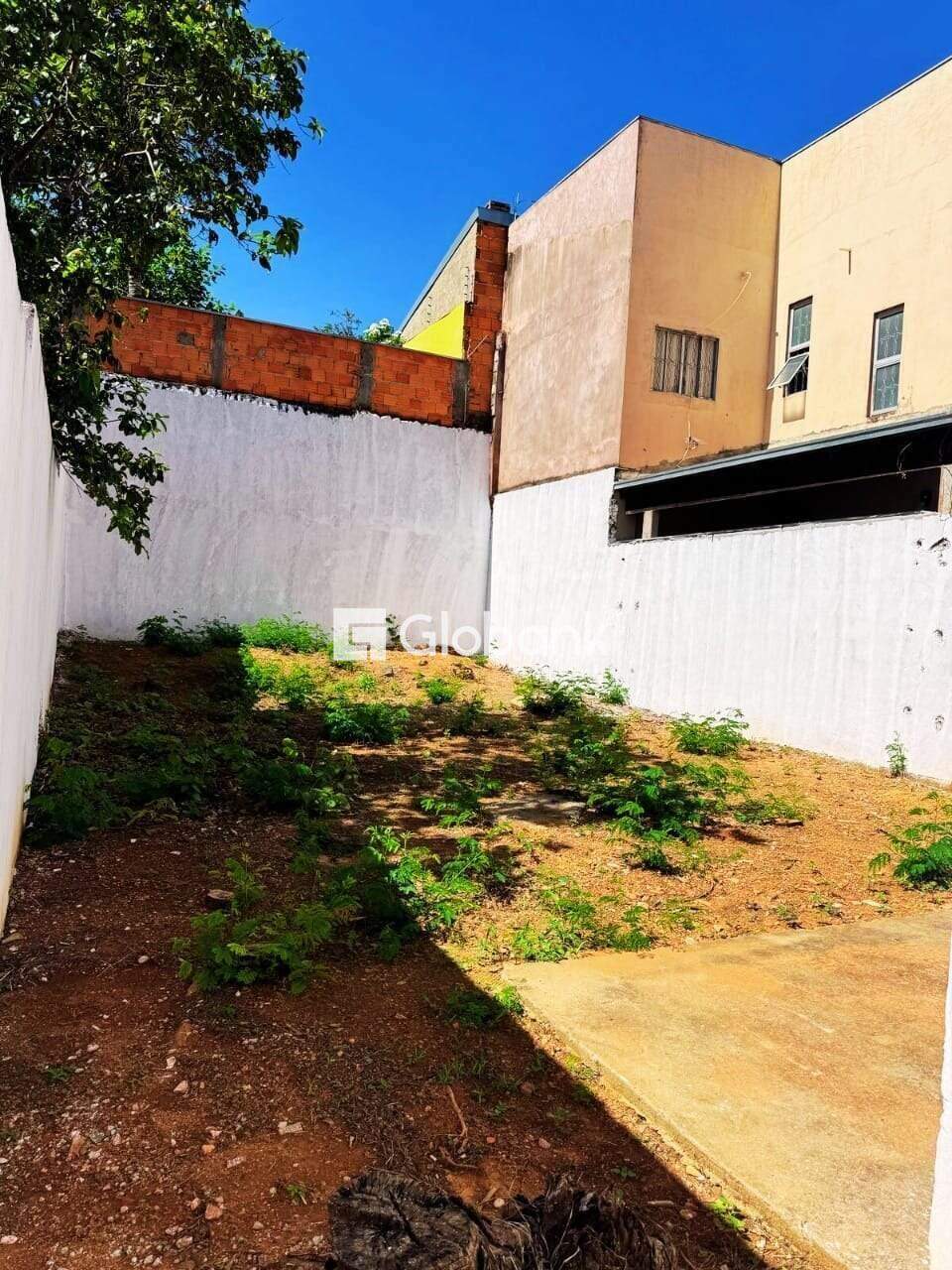 Sobrado 3 quartos à venda Jardim Liberdade 213,55m² Montes Claros MG: rea externa