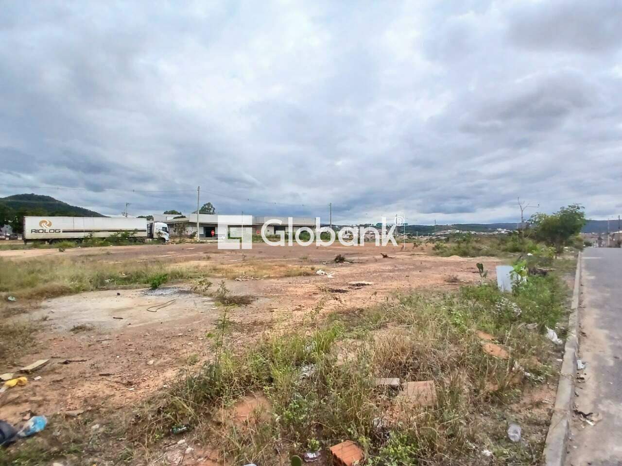 Terreno para aluguel Alterosas 0m² Montes Claros MG: Lateral rua