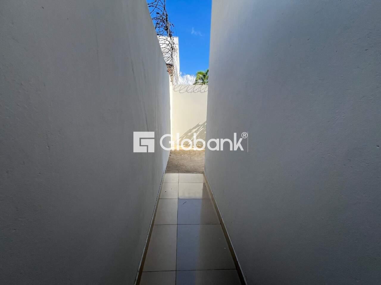 Casa 3 quartos à venda Loteamento Reserva Real 120m² Montes Claros MG: Corredor Lateral