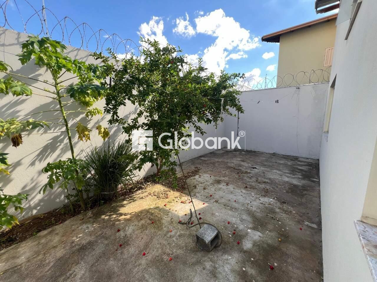 Casa 3 quartos à venda Loteamento Reserva Real 120m² Montes Claros MG: rea Externa