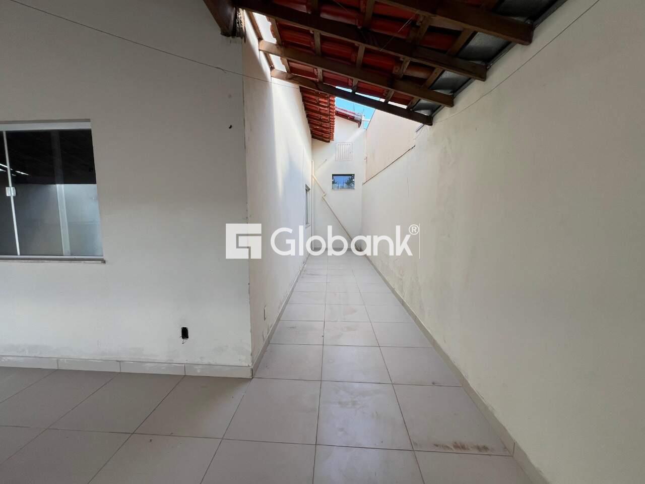 Casa 3 quartos à venda Loteamento Reserva Real 120m² Montes Claros MG: Corredor Lateral