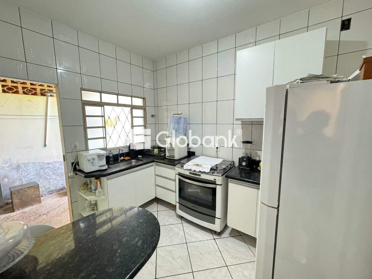 Casa 4 quartos à venda Canelas 150m² Montes Claros MG: Cozinha