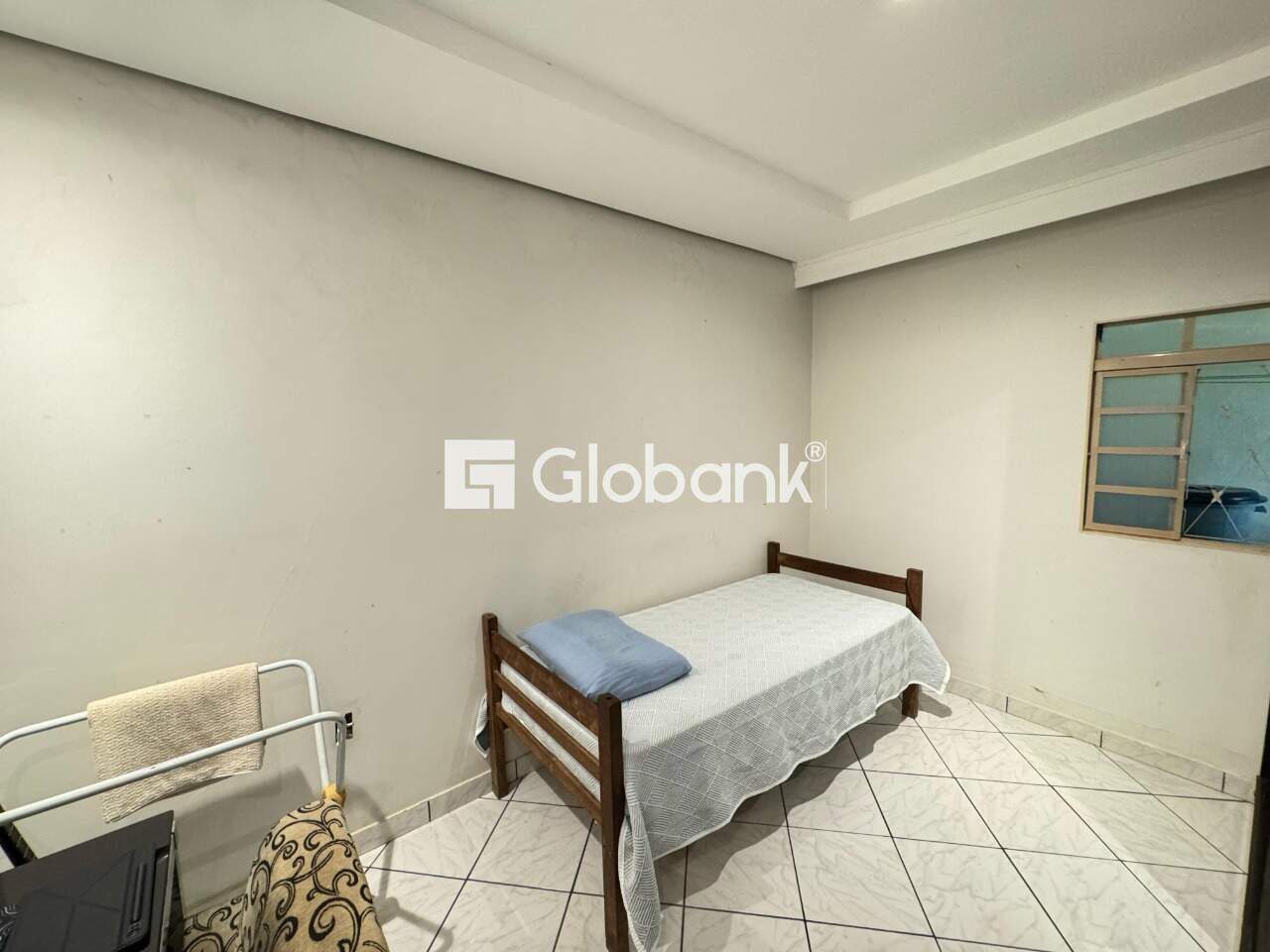 Casa 4 quartos à venda Canelas 150m² Montes Claros MG: Quarto