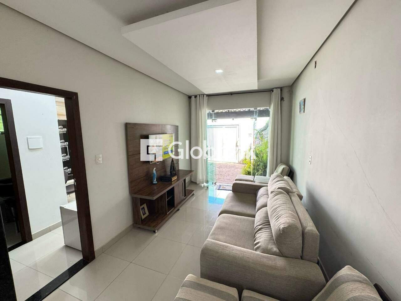 Casa 4 quartos à venda Canelas 150m² Montes Claros MG: Sala de Estar