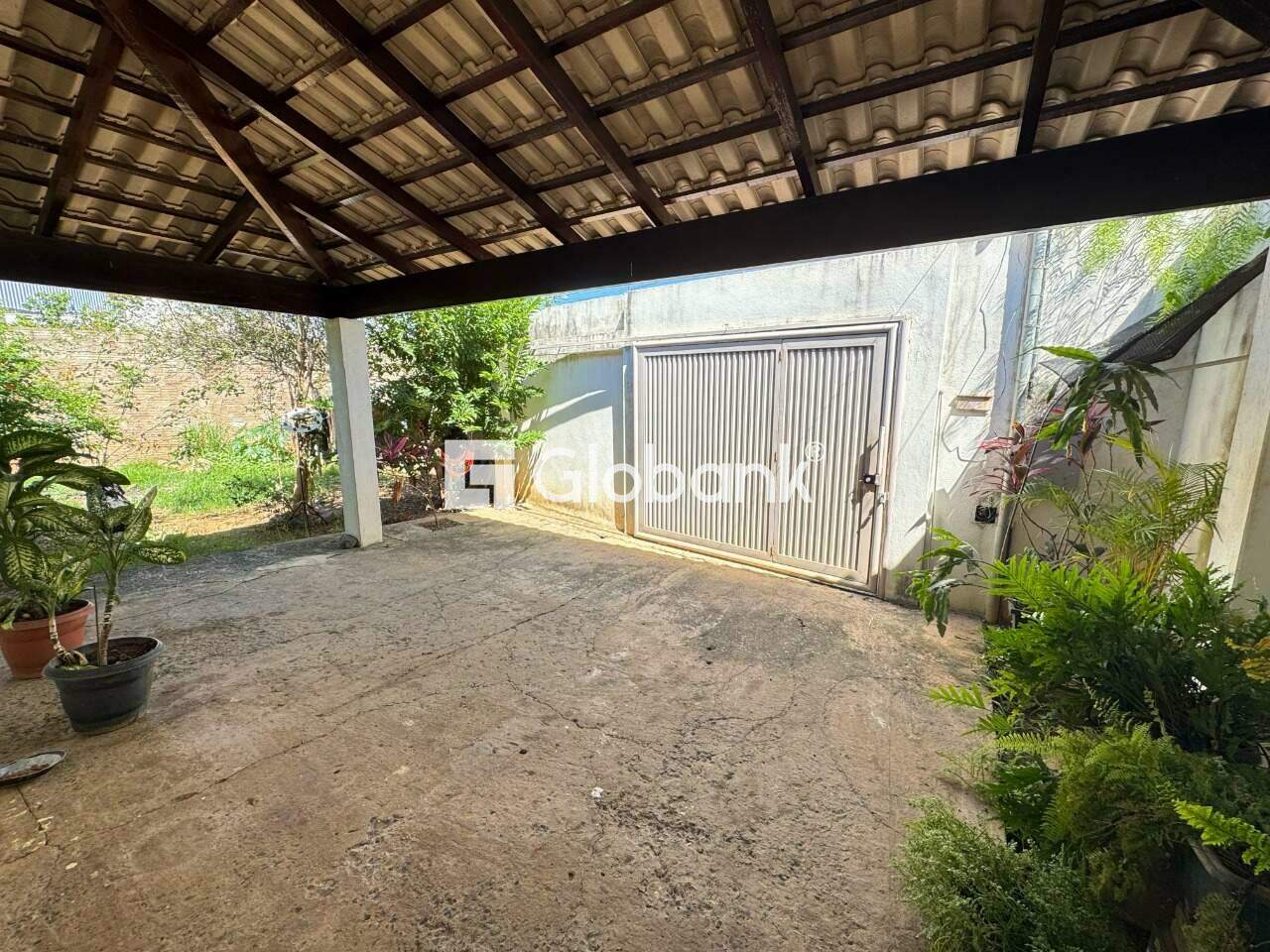 Casa 4 quartos à venda Canelas 150m² Montes Claros MG: Garagem