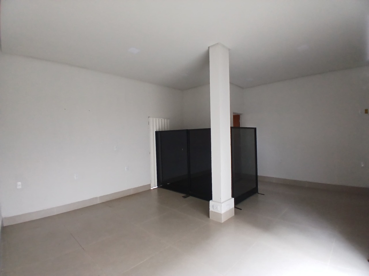 Ponto comercial para aluguel Centro 30m² Montes Claros MG: Interior