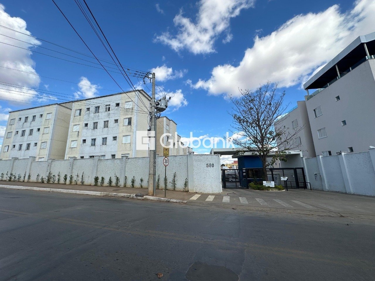 Apartamento 2 quartos para aluguel Edgar Pereira 48m² Montes Claros MG: Fachada