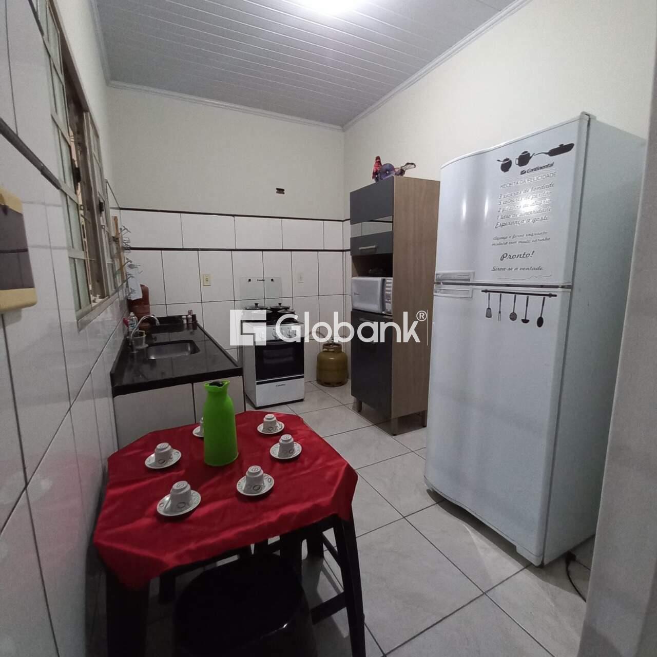 Casa 2 quartos para aluguel Planalto 65m² Montes Claros MG: Cozinha
