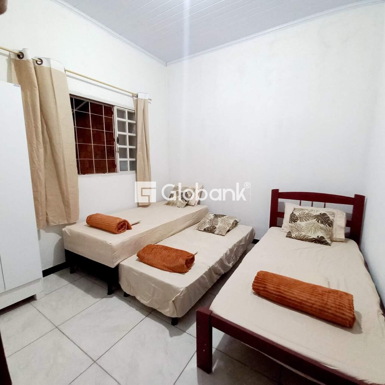 Casa 2 quartos para aluguel Planalto 65m² Montes Claros MG: Quarto