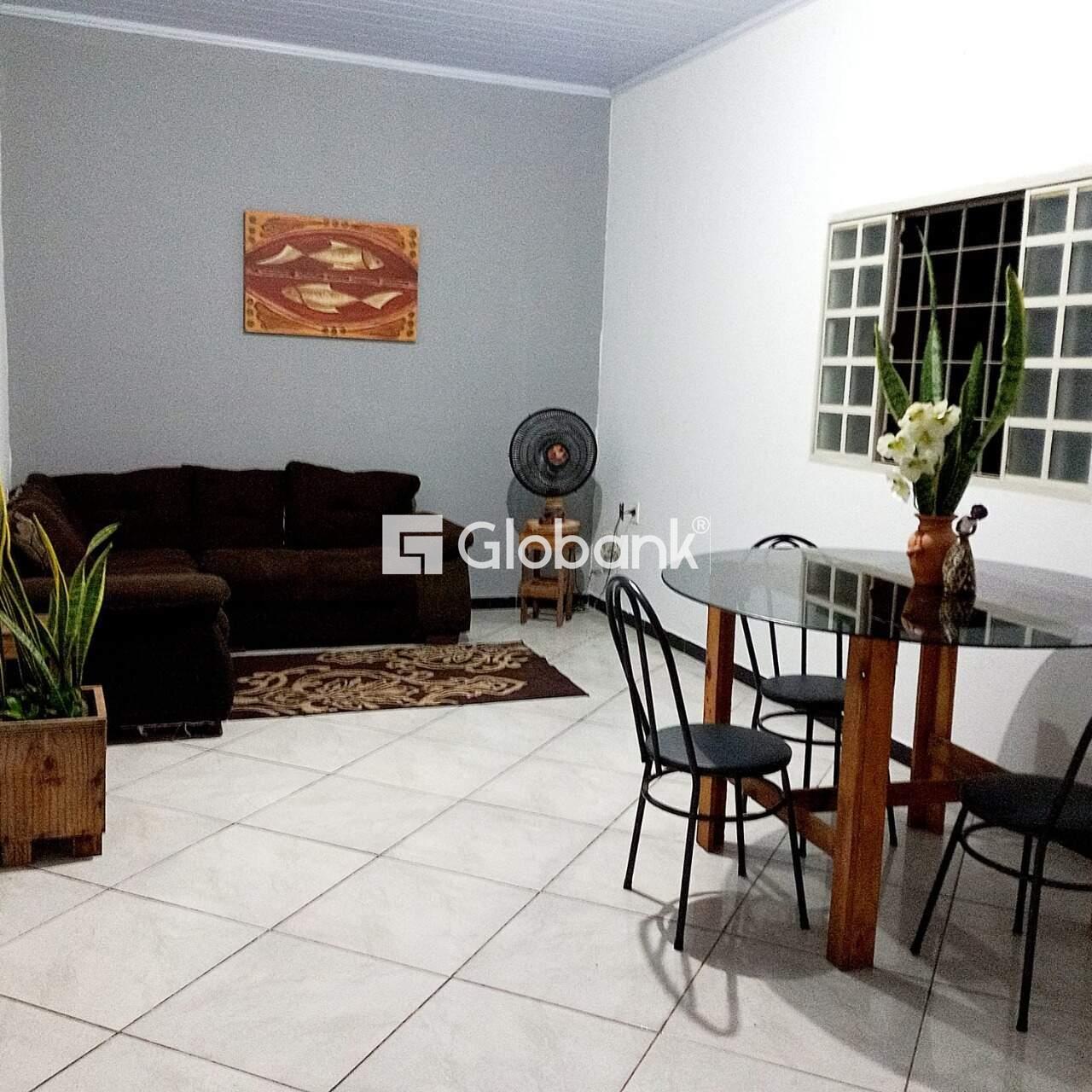 Casa 2 quartos para aluguel Planalto 65m² Montes Claros MG: Sala