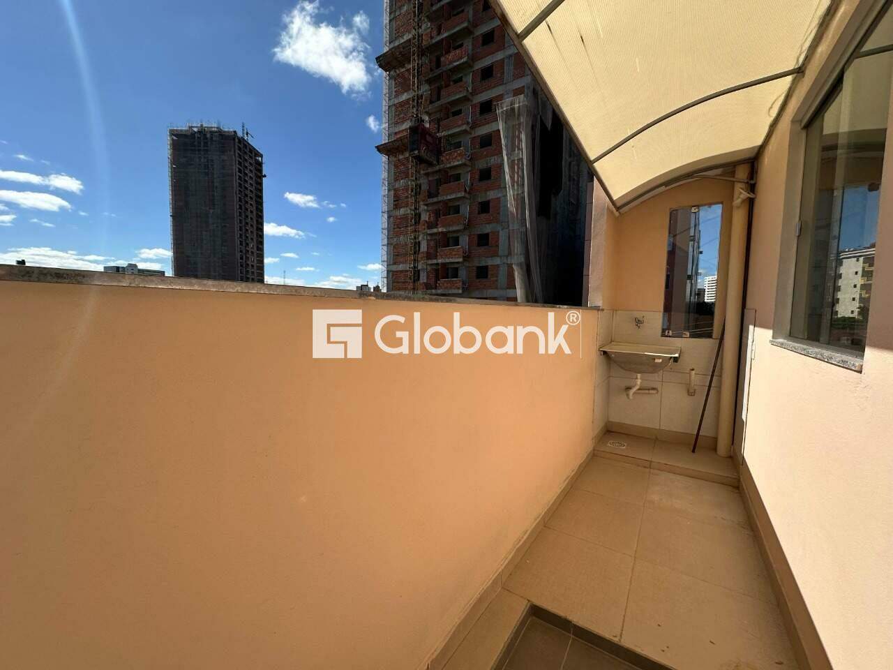Apartamento 2 quartos para aluguel Melo 65m² Montes Claros MG: rea de servi o na varanda