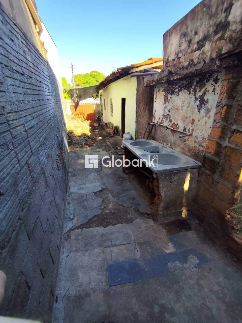 Terreno à venda Morrinhos 0m² Montes Claros MG: 