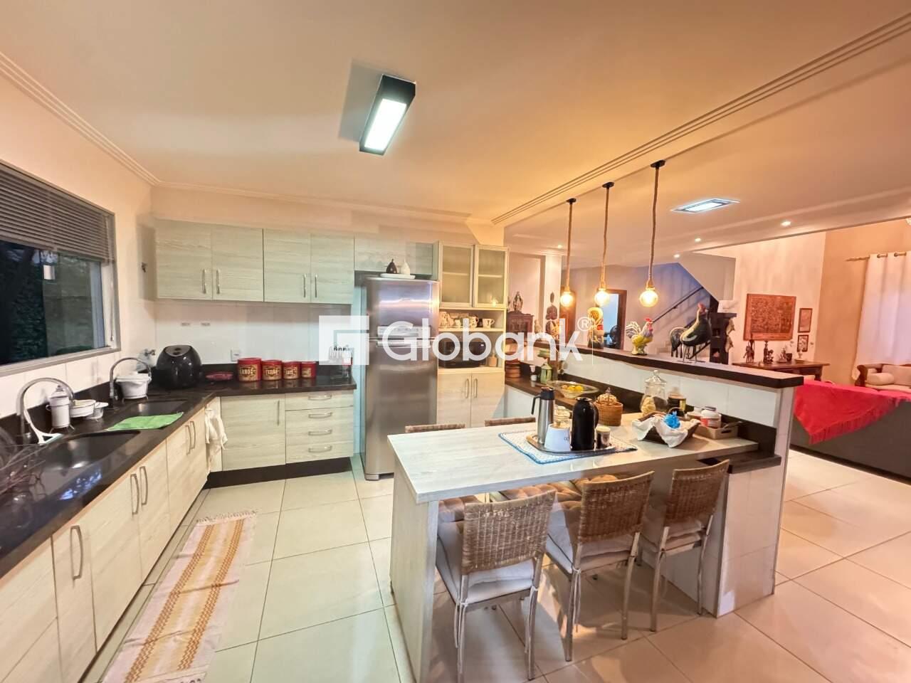 Casa 4 quartos à venda Jardim São Luiz 340m² Montes Claros MG: 