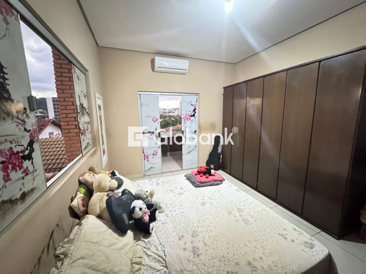 Casa 4 quartos à venda Jardim São Luiz 340m² Montes Claros MG: 