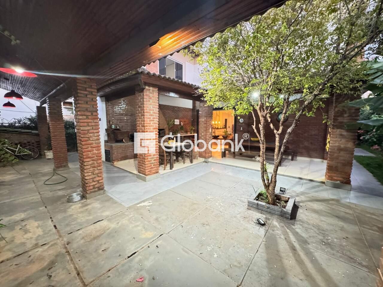 Casa 4 quartos à venda Jardim São Luiz 340m² Montes Claros MG: 