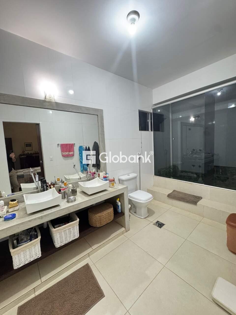 Casa 4 quartos à venda Jardim São Luiz 340m² Montes Claros MG: 