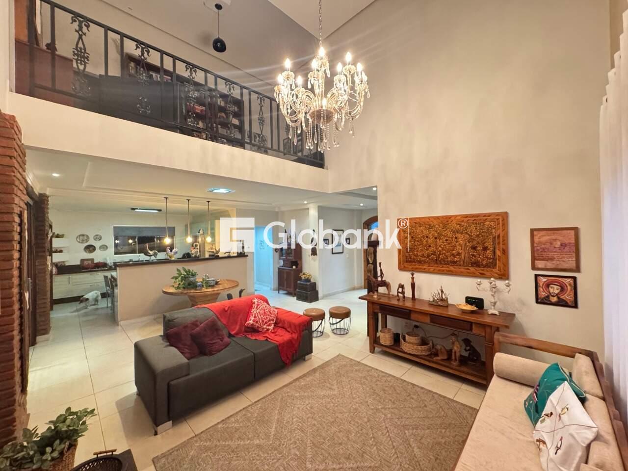 Casa 4 quartos à venda Jardim São Luiz 340m² Montes Claros MG: 