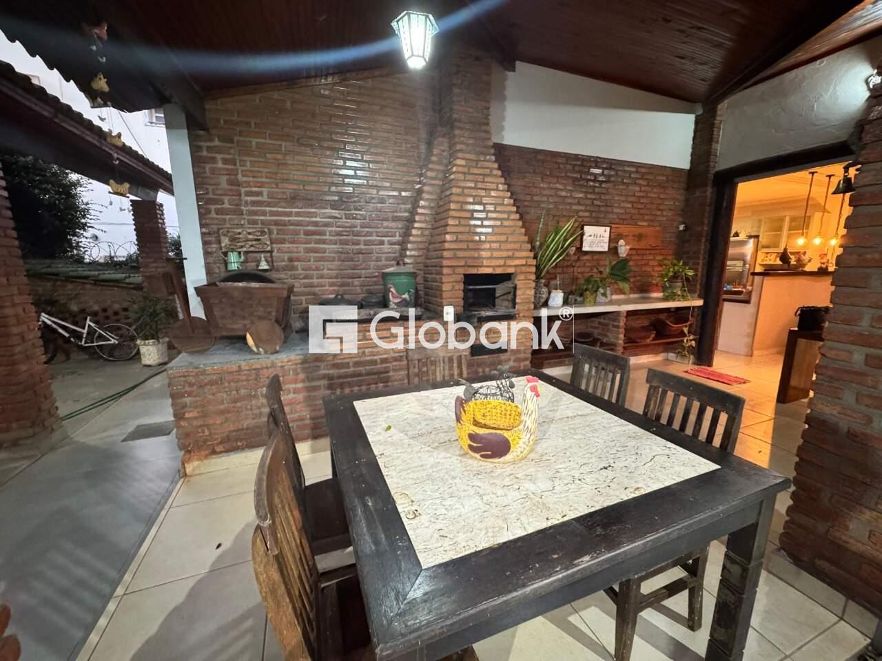 Casa 4 quartos à venda Jardim São Luiz 340m² Montes Claros MG: 