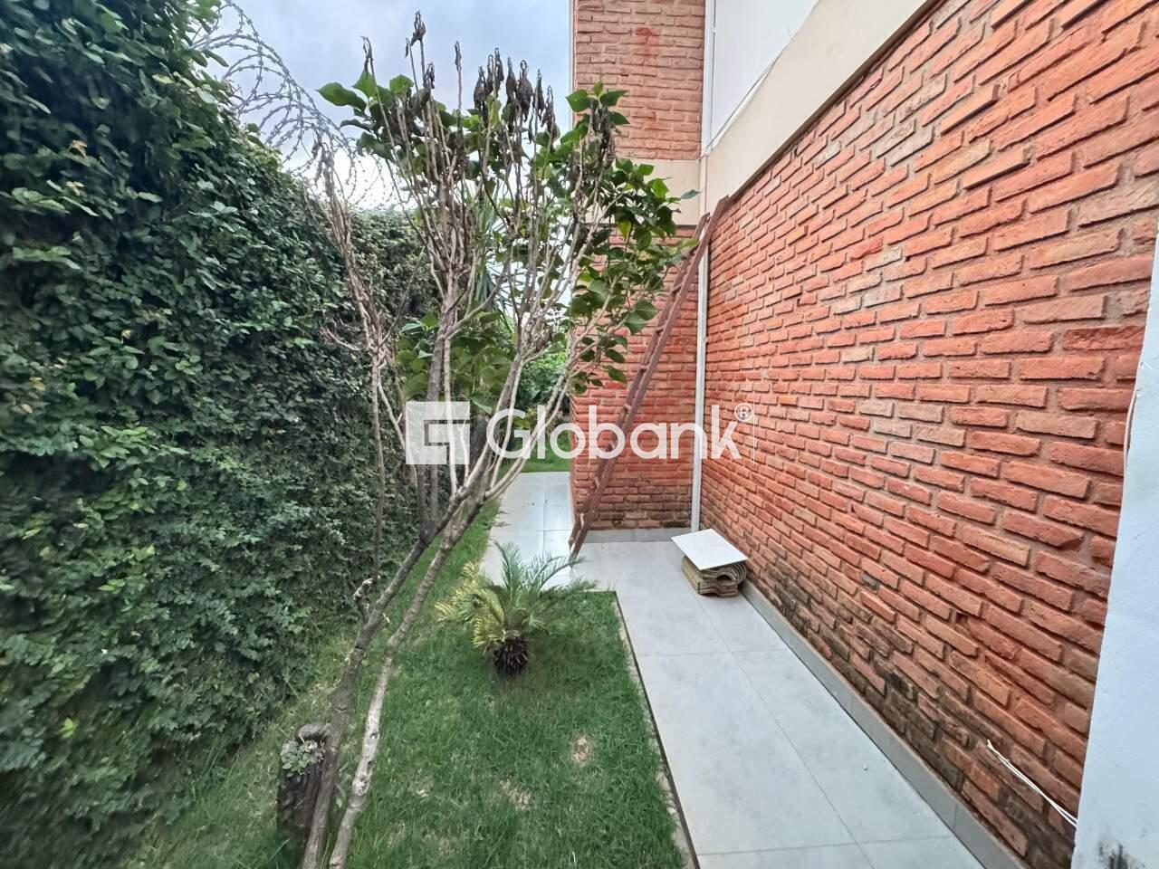 Casa 4 quartos à venda Jardim São Luiz 340m² Montes Claros MG: 