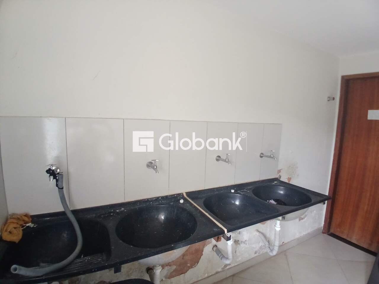 Kitnet 1 quarto para aluguel Vila Ipiranga 40m² Montes Claros MG: Lavanderia