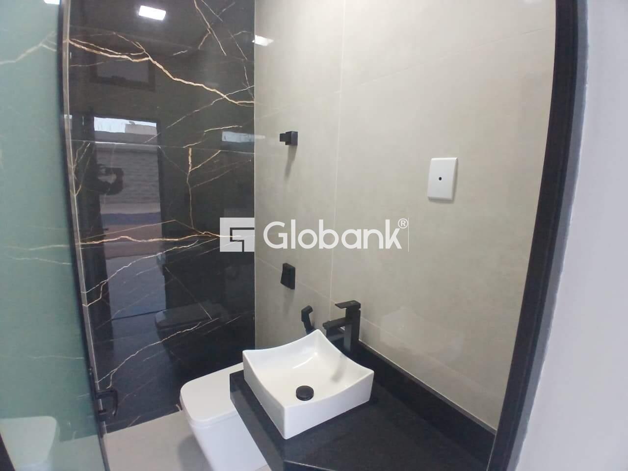 Casa 3 quartos à venda Ibituruna 180m² Montes Claros MG: Banheiro