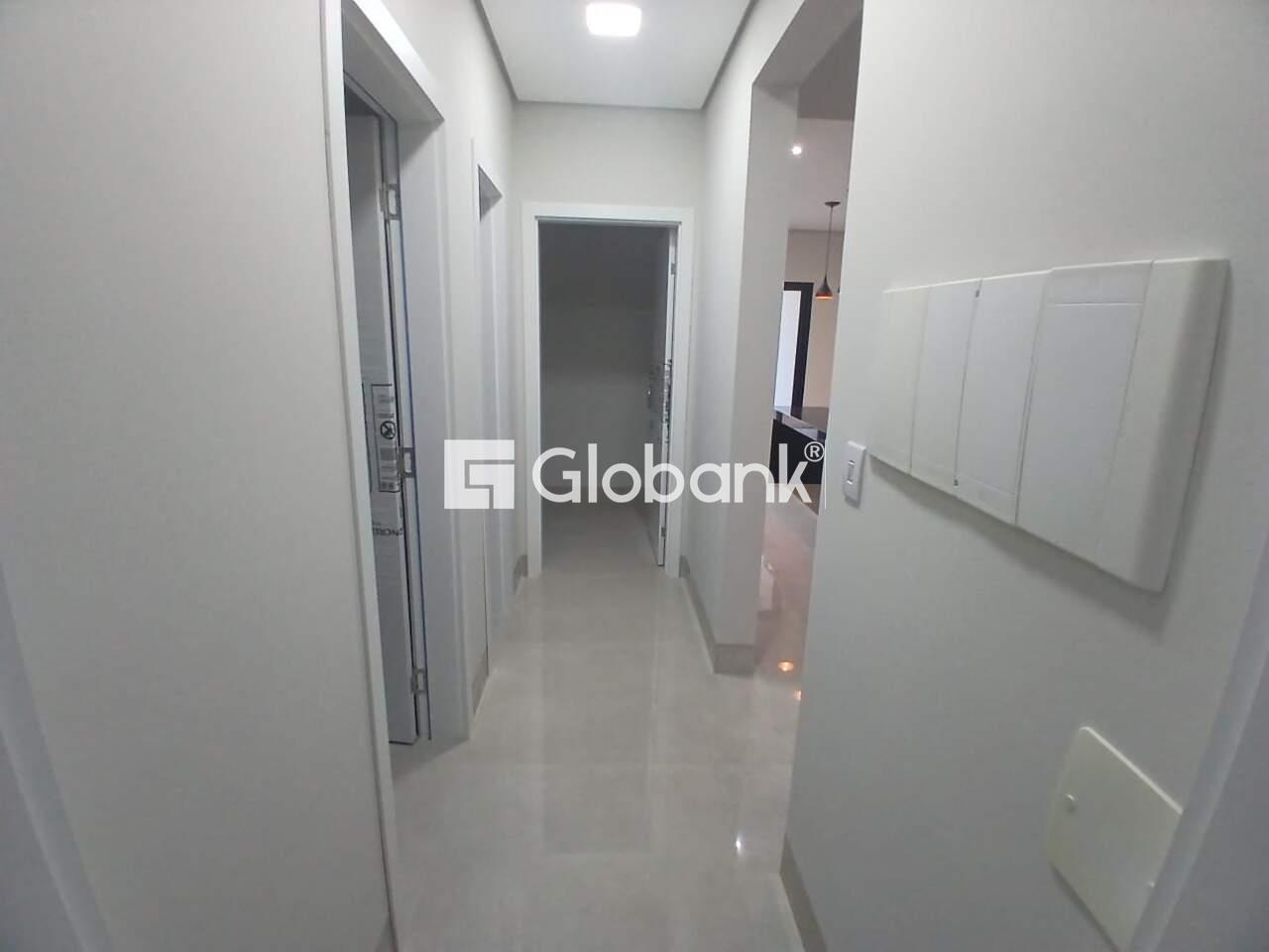 Casa 3 quartos à venda Ibituruna 180m² Montes Claros MG: Corredor