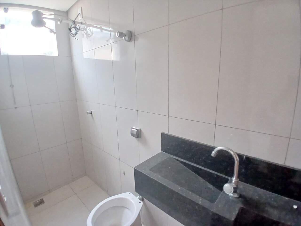 Kitnet 1 quarto para aluguel Vila Ipiranga 40m² Montes Claros MG: Banheiro