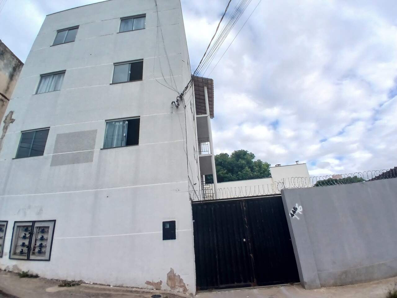 Kitnet 1 quarto para aluguel Vila Ipiranga 40m² Montes Claros MG: Fachada