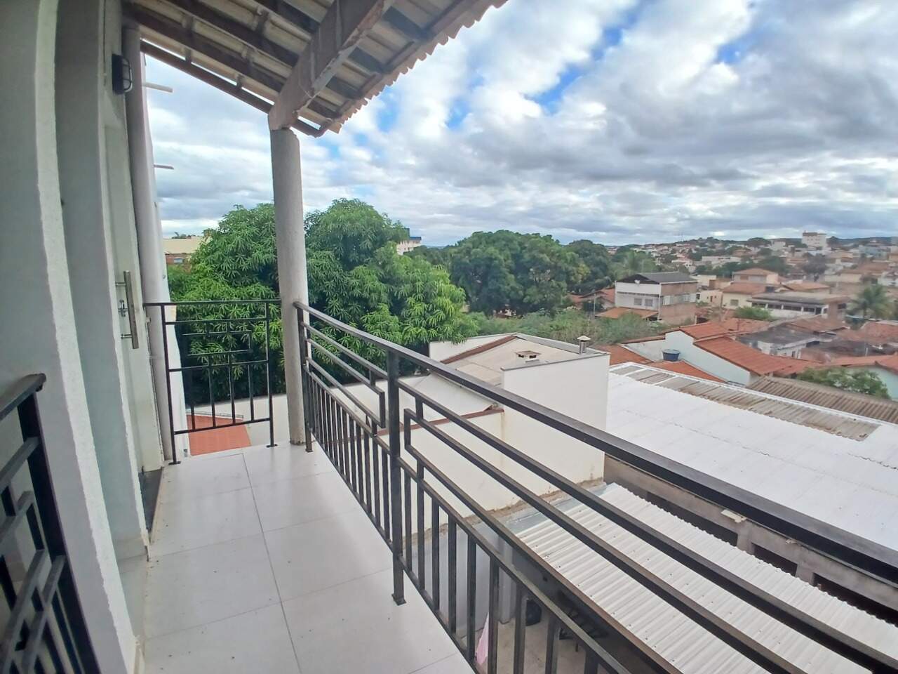 Kitnet 1 quarto para aluguel Vila Ipiranga 40m² Montes Claros MG: Varanda