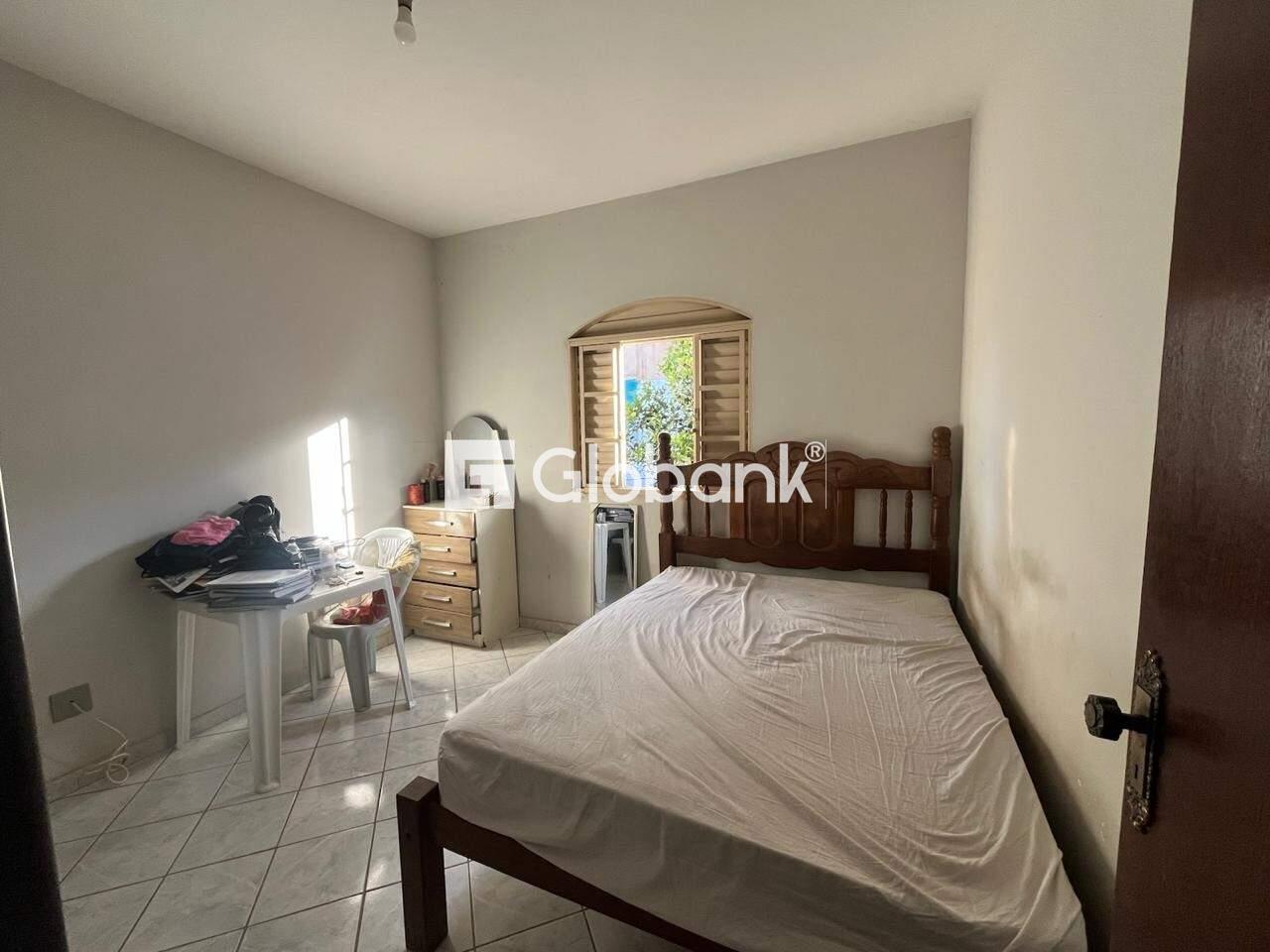 Casa 4 quartos à venda João Botelho 180m² Montes Claros MG: DORMIT RIO-04