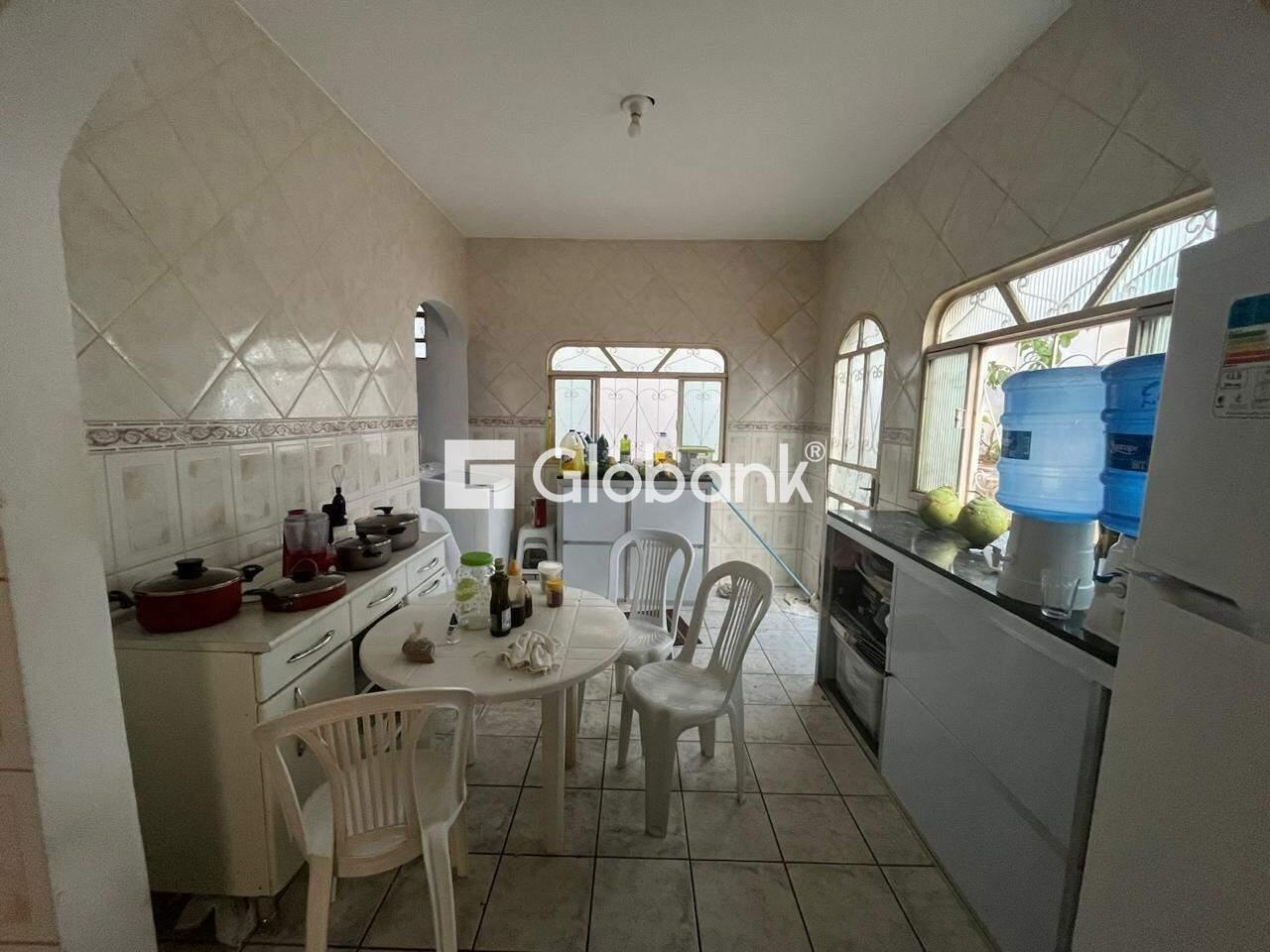 Casa 4 quartos à venda João Botelho 180m² Montes Claros MG: COZINHA