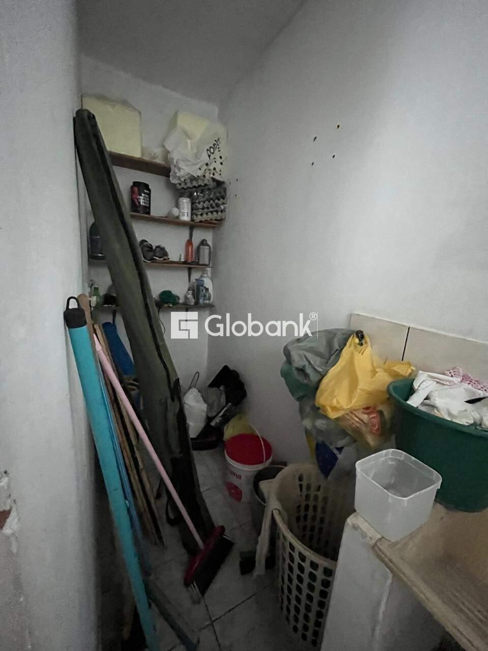 Casa 4 quartos à venda João Botelho 180m² Montes Claros MG: DESPENSA