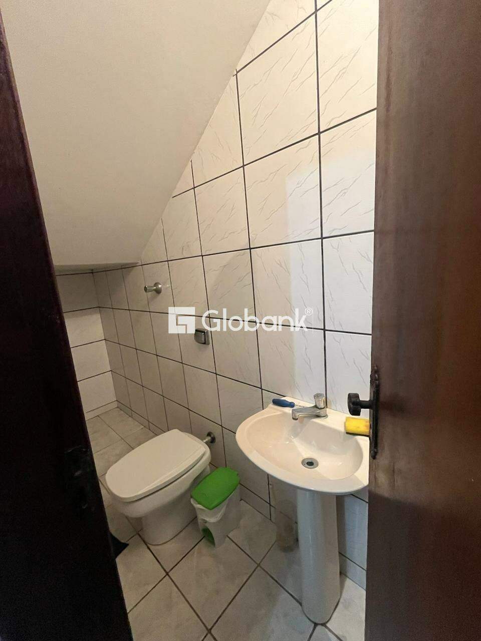 Casa 4 quartos à venda João Botelho 180m² Montes Claros MG: LAVABO