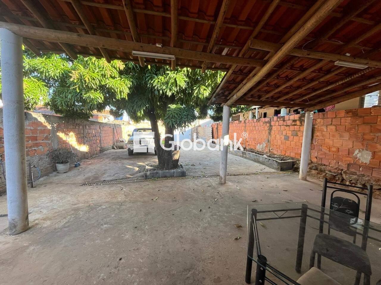 Casa 2 quartos à venda Vila Áurea 100m² Montes Claros MG: 