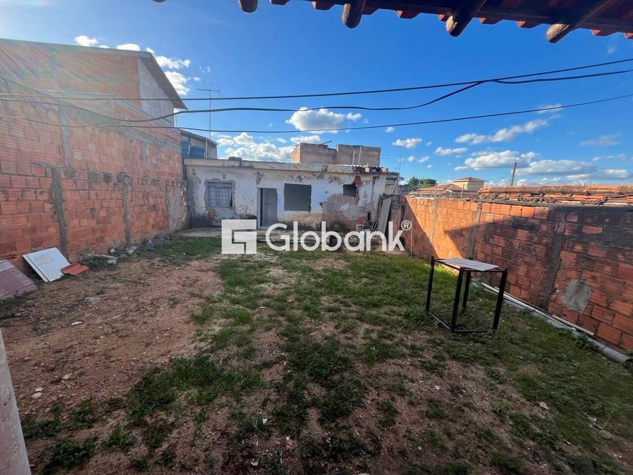 Casa 2 quartos à venda Vila Áurea 100m² Montes Claros MG: rea Externa